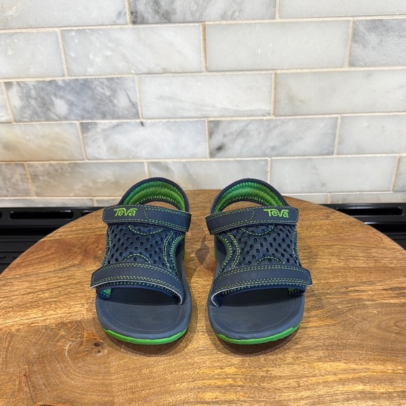 Teva Toddler Kids' Cyclone XLT Navy and Green Velcro Sandals - Picture 1 of 7